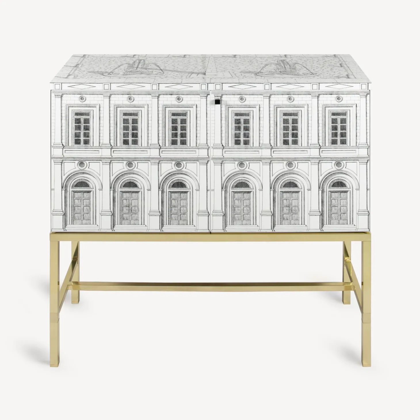 credenza_rialzata_archite_0.webp Fornasetti Credenza Rialzata Architettura^ Armadietti