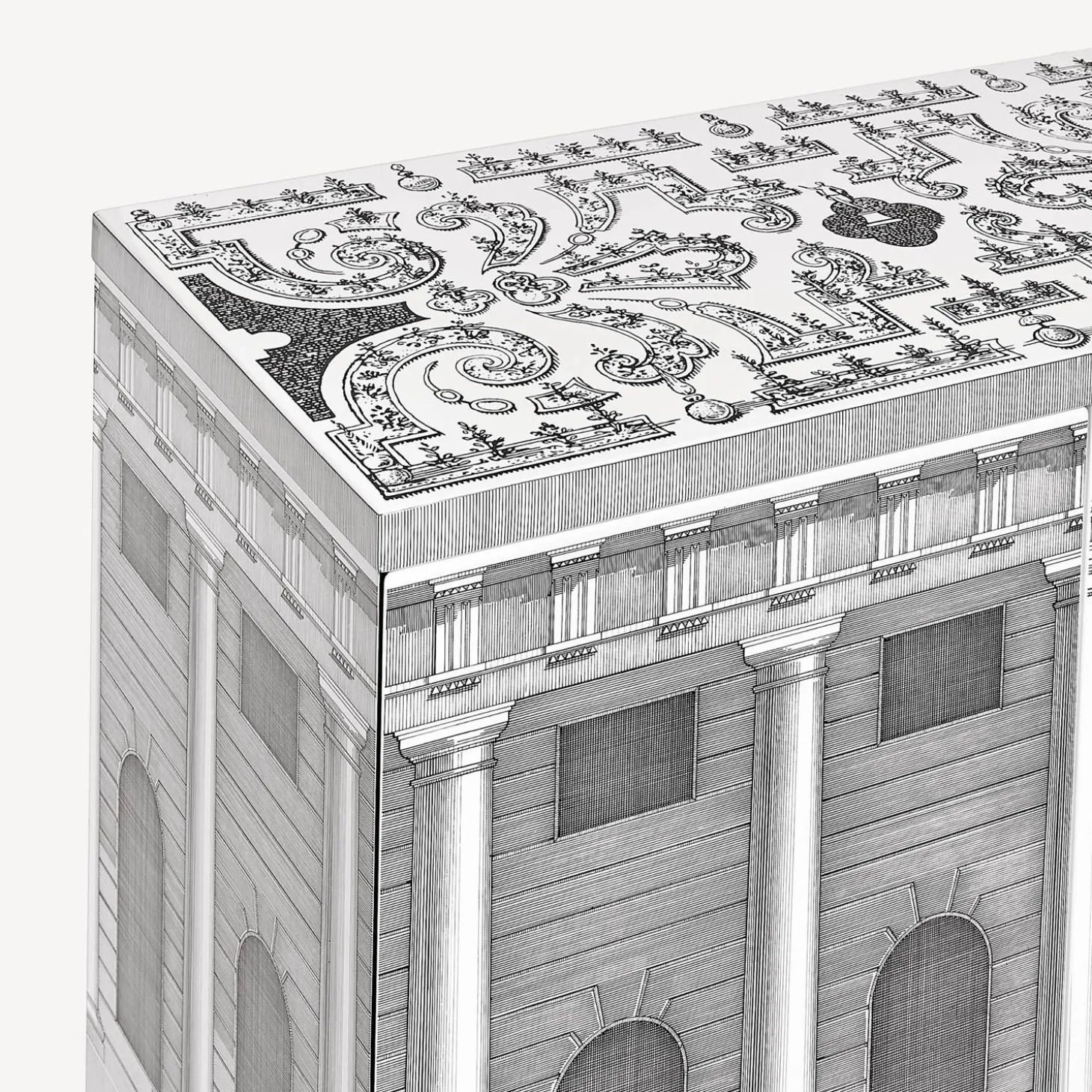 madia_piccola_rialzata_ar_4.webp Fornasetti Madia Piccola Rialzata Architettura^ Armadietti