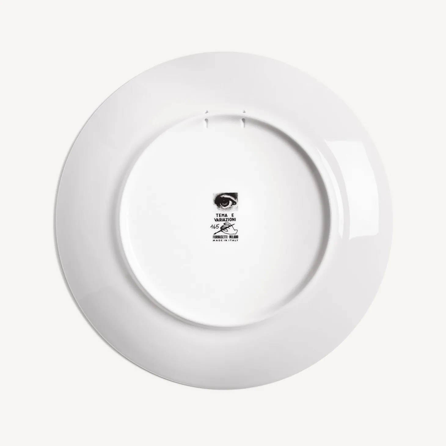 piatto_da_muro_tema_e_var_2-51.webp Fornasetti Piatto Da Muro Tema E Variazioni N.165^ Ripetizione