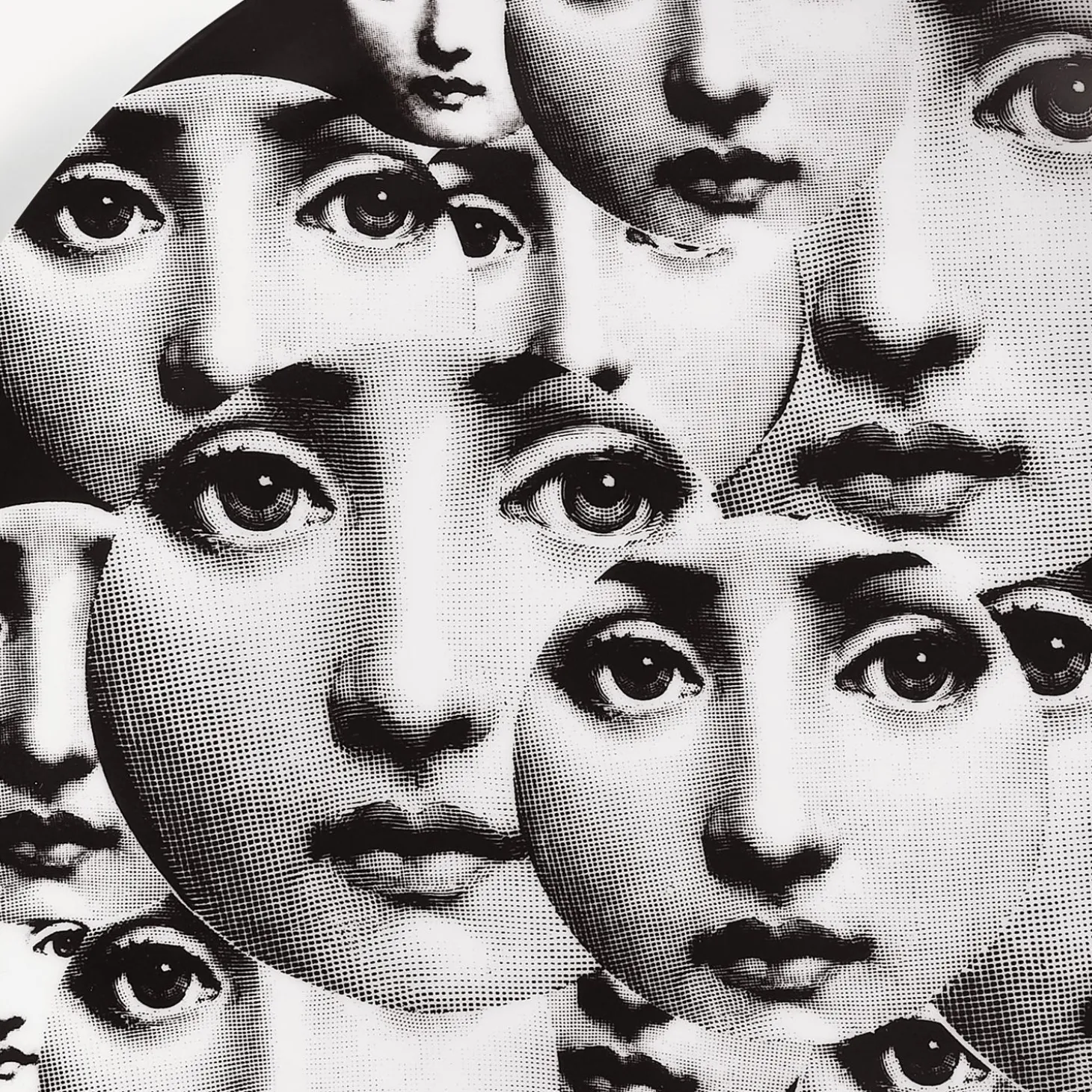 piatto_da_muro_tema_e_var_3-51.webp Fornasetti Piatto Da Muro Tema E Variazioni N.165^ Ripetizione