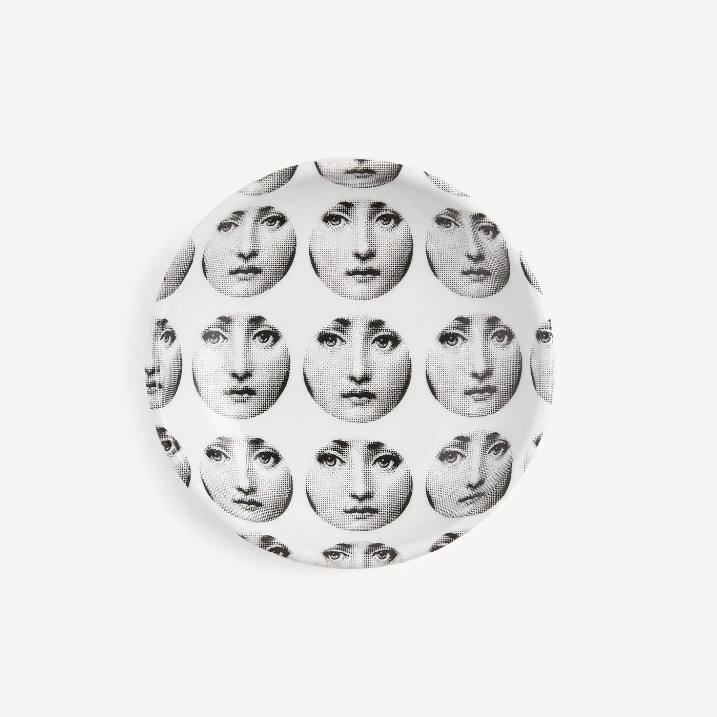 posacenere_rotondo_tema_e_0-2.webp Fornasetti Posacenere Rotondo Tema E Variazioni N.197^ Posacenere Di Design