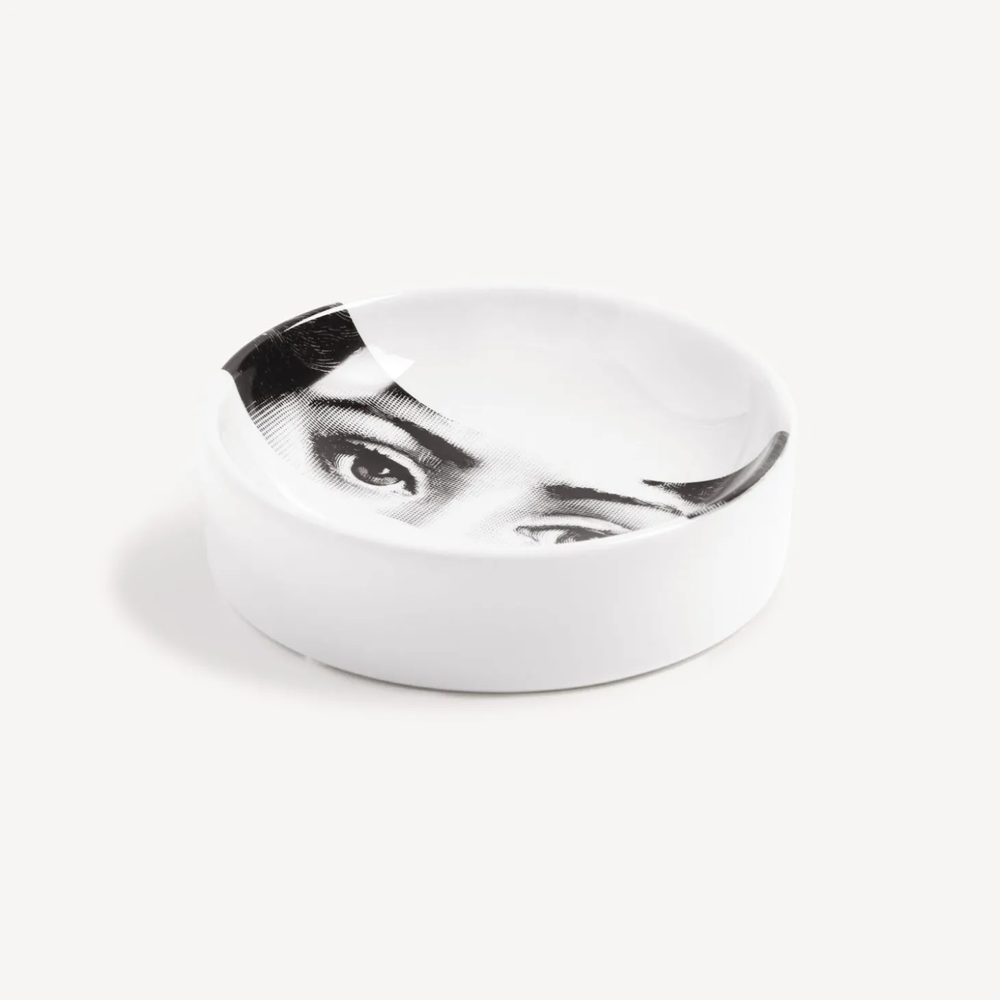 posacenere_tema_e_variazi_1-11.webp Fornasetti Posacenere Tema E Variazioni N.32^ Posacenere Di Design
