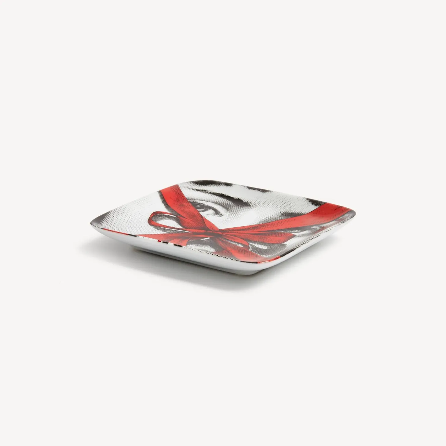 regalo_posacenere_1.webp Fornasetti Regalo Posacenere^ Posacenere Di Design